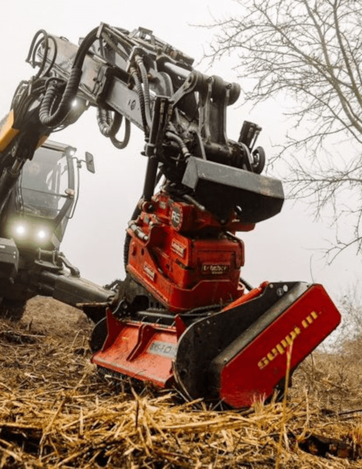 Die verstärkten Stützkufen des BMS-F Mulchers bieten zusätzlichen Schutz und Stabilität, besonders bei anspruchsvollen Einsatzbedingungen.