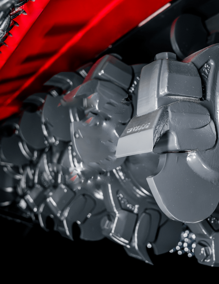 BMS CUT CONTROL Rotor: Ähnlich wie der Rechen einer Kettensäge steuert der Begrenzer die Schnitttiefe und trägt dazu bei, ein „Ersticken“ des Rotors zu verhindern, für einen schnellen sauberen Schnitt.