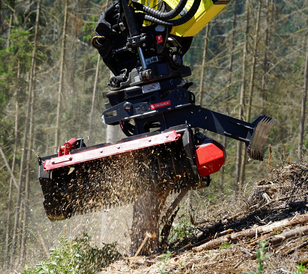 E20 direct - leistungsstarker Forstmulcher mit Direktantrieb, ideal für den professionellen Dauereinsatz.