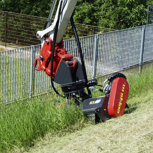 Entwickelt für kleine bis mittelgroße Bagger von 2 bis 5 t, eignet sich das H3 Baggermulchgerät für eine breite Palette an Einsatzmöglichkeiten - vom Grünpflegeprojekt bis hin zur Landschaftspflege.