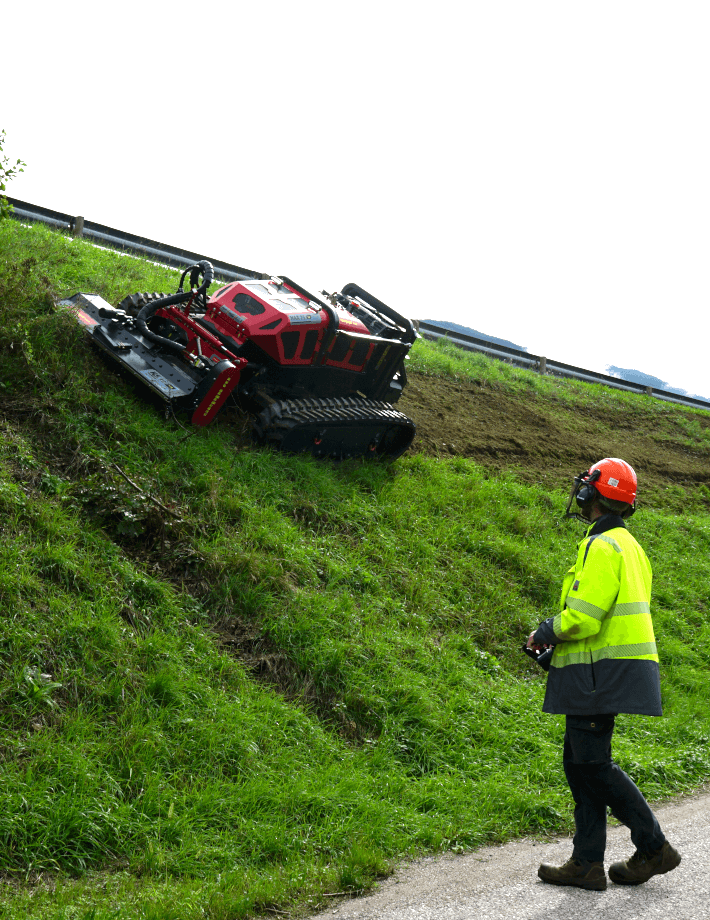 Das kompakte Design des SEPPI H5 rc sorgt dafür, dass der Mulcher selbst in steilem und schwer zugänglichem Gelände problemlos manövriert werden kann.