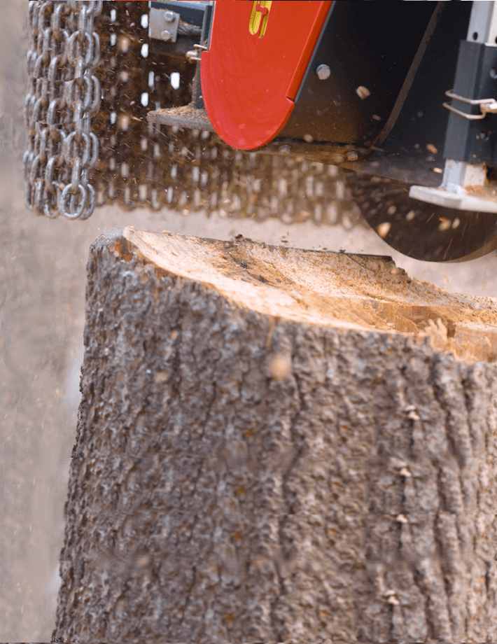 Der leistungsstarke Hydraulikantrieb beim KASTOR hyd sorgt für eine optimale Kraftübertragung. Dank der robusten Bauweise und der präzisen Steuerung arbeitet das Gerät zuverlässig, kraftvoll und effizient in jedem Einsatzbereich.