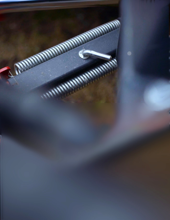 L9 flex - Sicherheit und Unfallschutz sind dank der FLEX-SAFE Anfahrsicherung gewährleistet. Die Stoßdämpfung verhindert Schäden am Gerät und sorgt für einen reibungslosen Betrieb selbst bei unerwarteten Hindernissen.