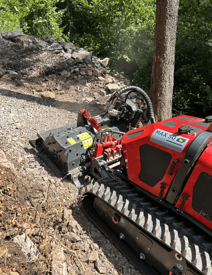 MAX 50 le - Ausgestattet mit dem MICROSOIL rc zerkleinert die MAX 50 le zuverlässig Steine und Gesteinsbrocken direkt vor Ort.