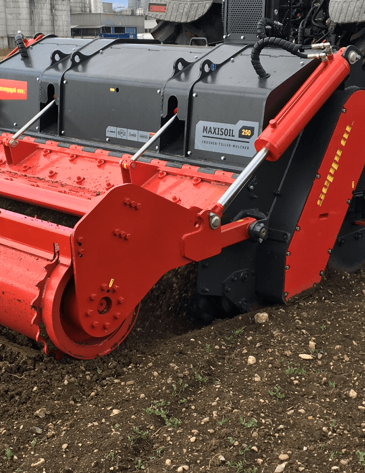 MAXISOIL - Das robuste Gehäuse aus hochfestem AR400-Stahl bietet eine außergewöhnliche Widerstandsfähigkeit gegen Abrieb und sorgt für eine lange Lebensdauer der Maschine.