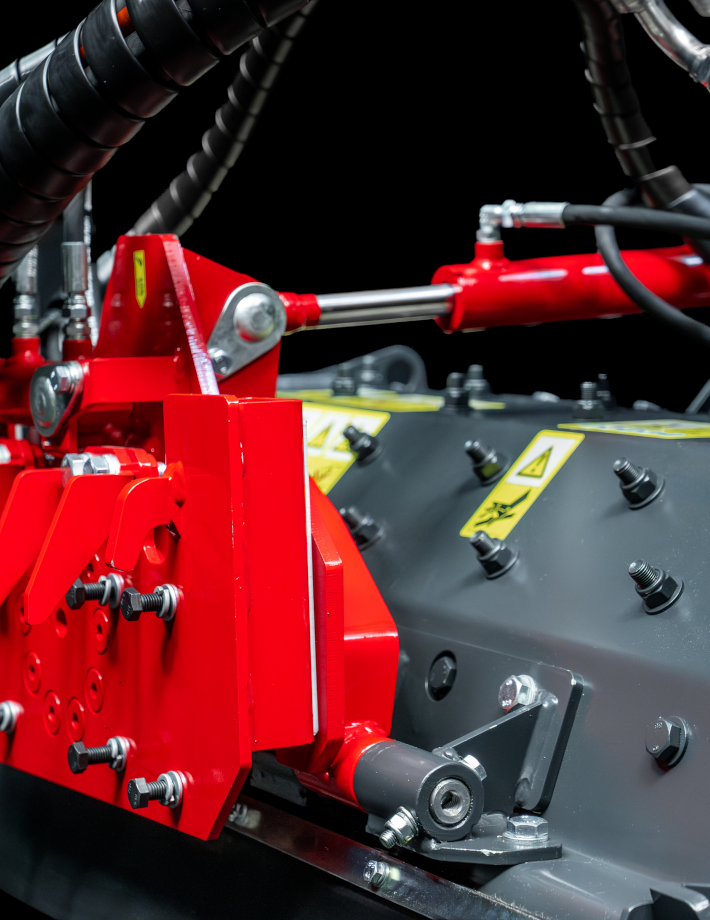SEPPI MICROSOIL rc compact stone crusher for radio-controlled tracked tool carriers and mini loaders, 30–80 HP