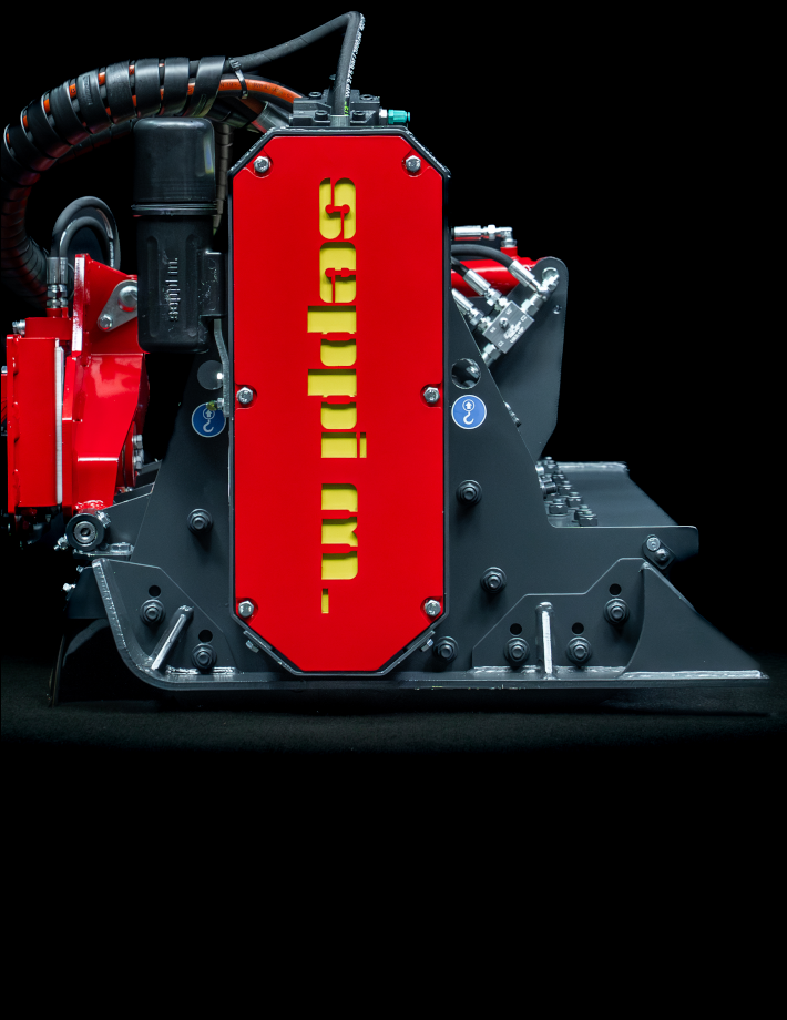 SEPPI MICROSOIL rc compact stone crusher with remote radio control, SKIDS 710×920, for tracked tool carriers or mini loaders 30–80 HP
