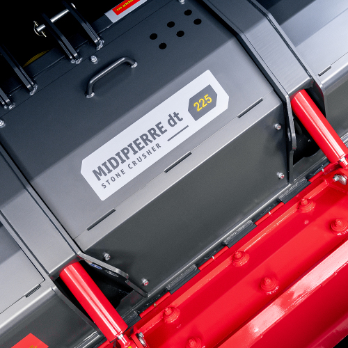 Dank des innovativen Rotors mit SUPER DUO PROTECT und SUPER DUO EXTREME Werkzeugen sowie der hydraulisch einstellbaren Planierschilder mit pneumatischer Dämpfung, bietet die MIDIPIERRE dt eine hohe Leistung und Flexibilität.