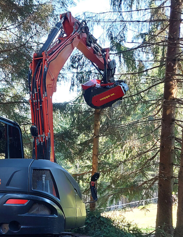 Der optionale M-BOOST Motor sorgt für eine beeindruckende Leistungssteigerung und optimiert die Effizienz des Geräts. Mit einer automatischen Schluckvolumenregelung passt sich der Motor dynamisch an die Anforderungen des jeweiligen Baggers an.