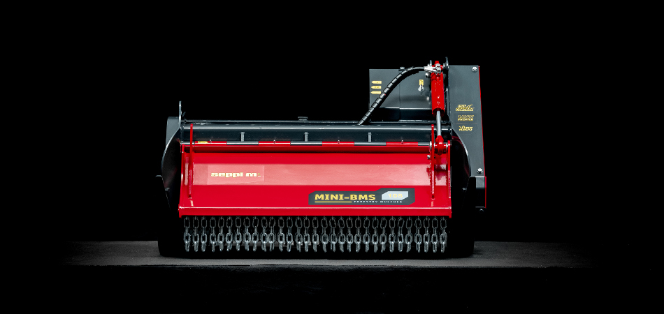 Mit dem MINI-BMS können Gestrüpp und Gehölz bis zu 10 cm Durchmesser effizient gemulcht werden.