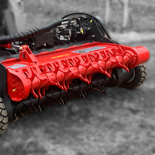 Die RIC-Technologie (Radialer Interferenzschnitt) ist eine innovative Technik, die in den Rotoren des R20 pick-up cl eingesetzt wird. Diese Technologie ermöglicht einen besonders effizienten Schnitt und eine hervorragende Zerkleinerung von Holz.