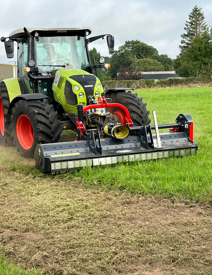 S7 base mulcht Gras, Gestrüpp, Schnittholz und Reisig bis zu 7 cm Ø