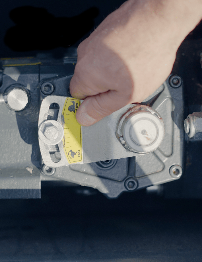 SMO skid steer - Der Kolbenmotor mit variabler Fördermenge ermöglicht eine flexible Anpassung der Leistung an unterschiedliche Einsatzbedingungen, sorgt für effizienten Betrieb und optimiert den Energieverbrauch.