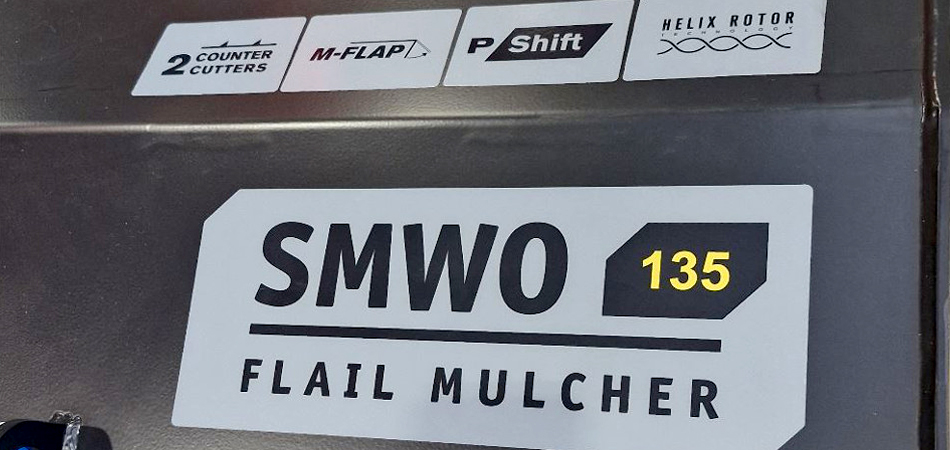 SMWO - Schlegelmulcher mulcht Gras und Schnittholz