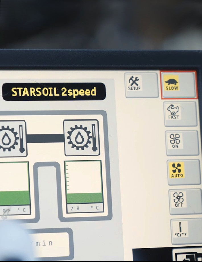 STARSOIL - 2SPEED POWERSHIFT & ISOBUS: Dank dem optionalen 2SPEED POWERSHIFT-System wird die Rotorgeschwindigkeit direkt am ISOBUS Terminal gesteuert und der Bediener kann während des Betriebes die Einstellung wechseln.