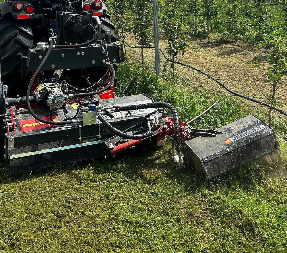 XTI - Der Unterstock-Mulcher XTI wird in Kombination mit einem Mulchgerät oder dem Geräteträger PORT-X gefahren. Er unterstützt den biologischen Anbau.